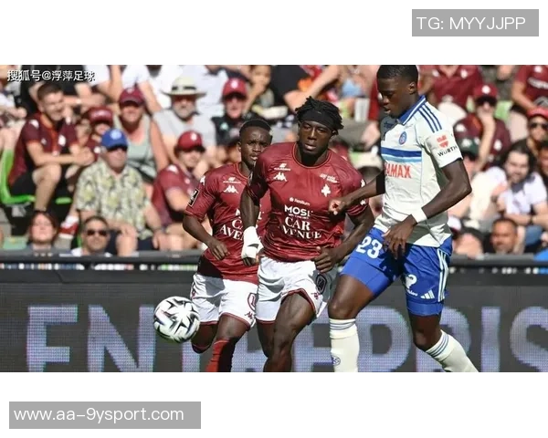 维拉官方宣布签下17岁梅斯前锋马乔转会费达1200万欧元