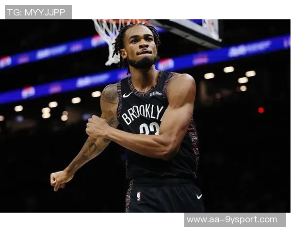 克拉克斯顿虽砍下16分12板8助却难阻球队失利无力回天的悲壮表现