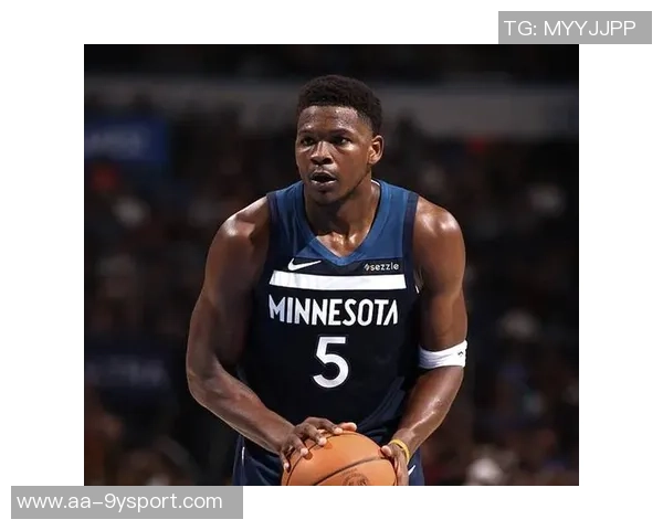 爱德华兹成为NBA历史首位25岁前投进1200三分球的球员